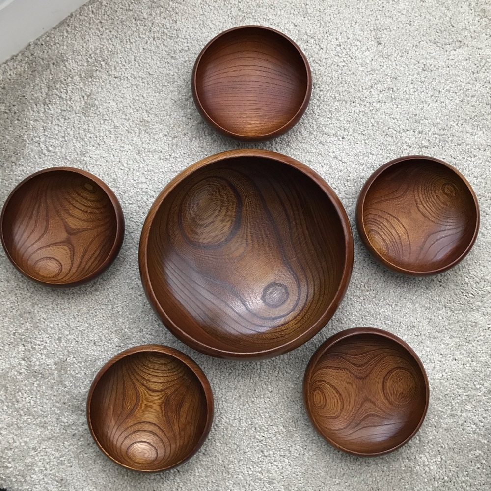 Wooden bowl set